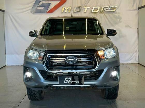 TOYOTA HILUX 2.8 SRV 4X4 CD 16V DIESEL 4P AUTOMÁTICO TOYOTA HILUX 2.8 SRV 4X4 CD 16V DIESEL 4P AUTOMÁTICO